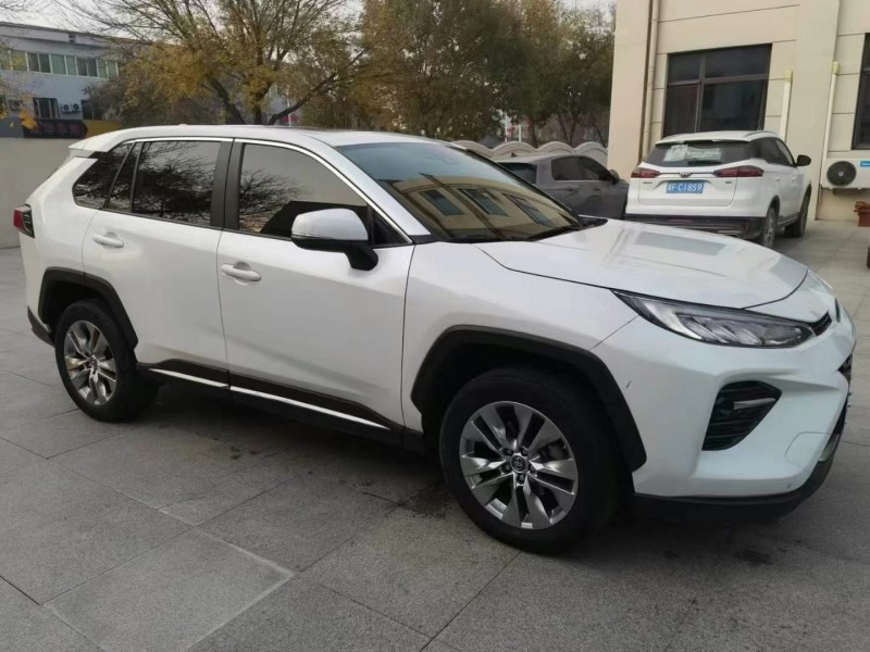 保定21年丰田威兰达3