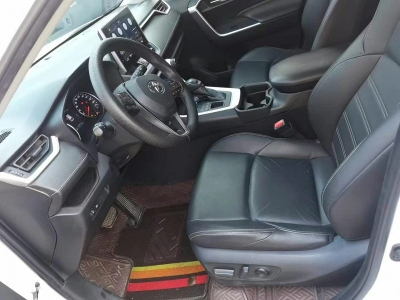 保定21年丰田威兰达6