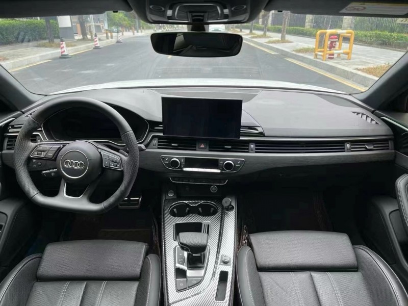 广州24年奥迪A4L5