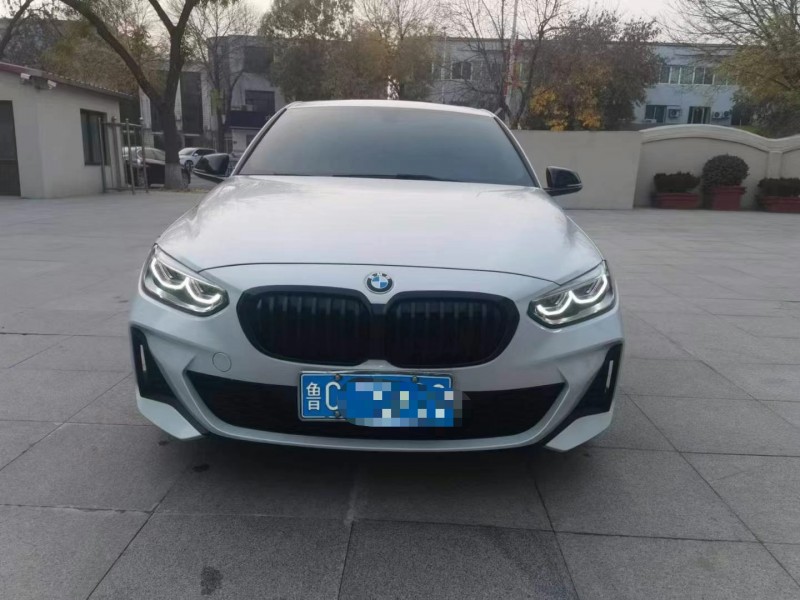 保定23年宝马1系1