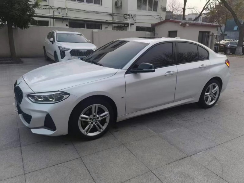 保定23年宝马1系2