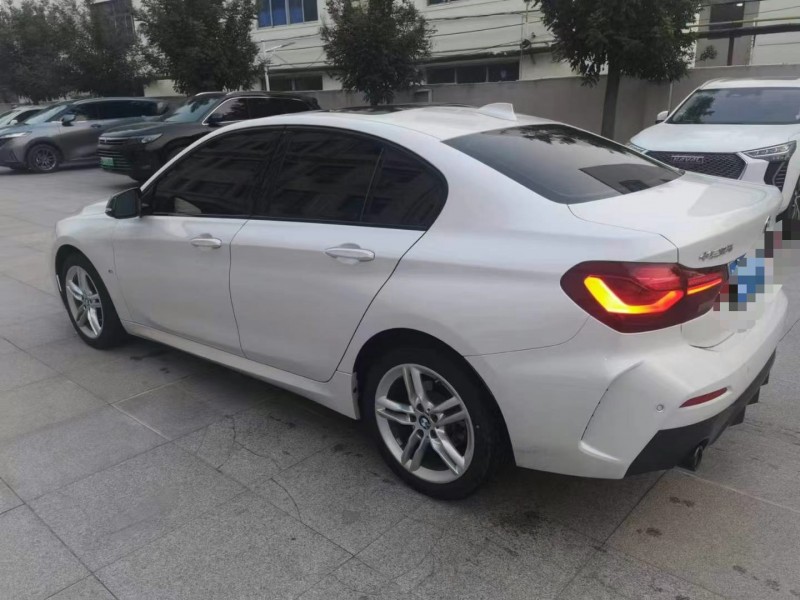 保定23年宝马1系5