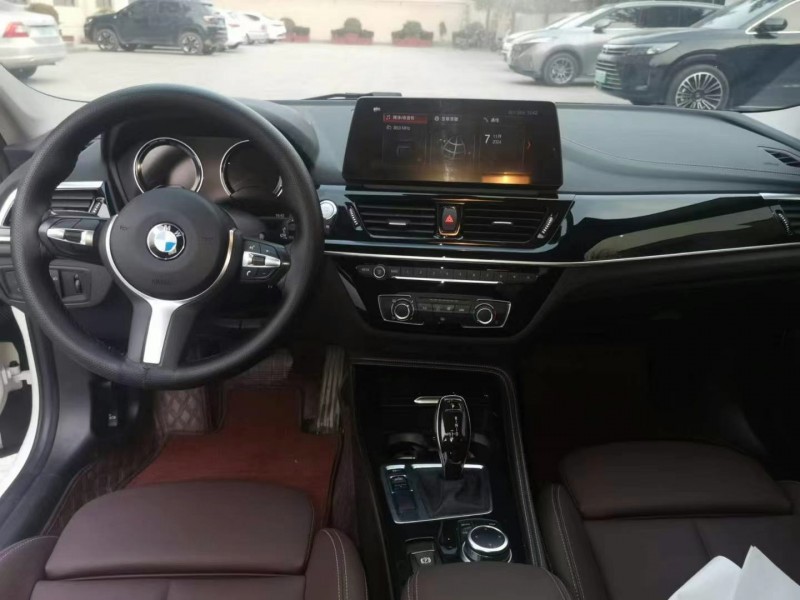 保定23年宝马1系7