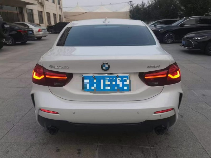 保定23年宝马1系9