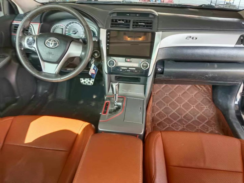 保定14年丰田凯美瑞6