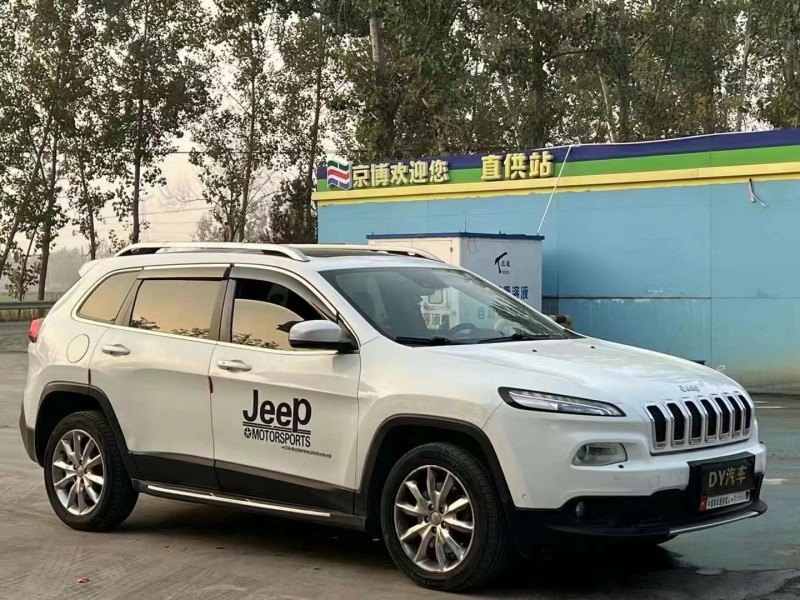 菏澤14年Jeep自由光3