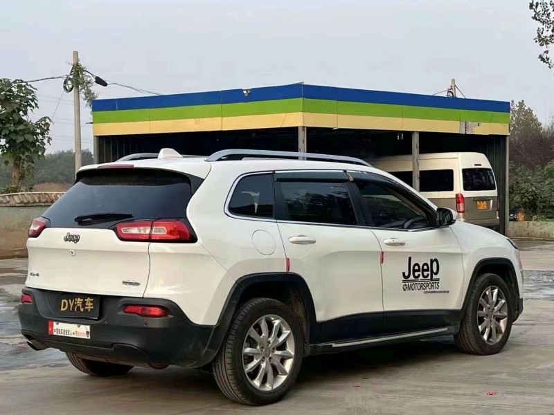 菏澤14年Jeep自由光8
