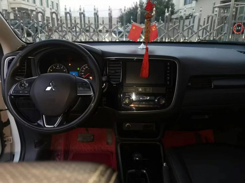 保定18年三菱欧蓝德7