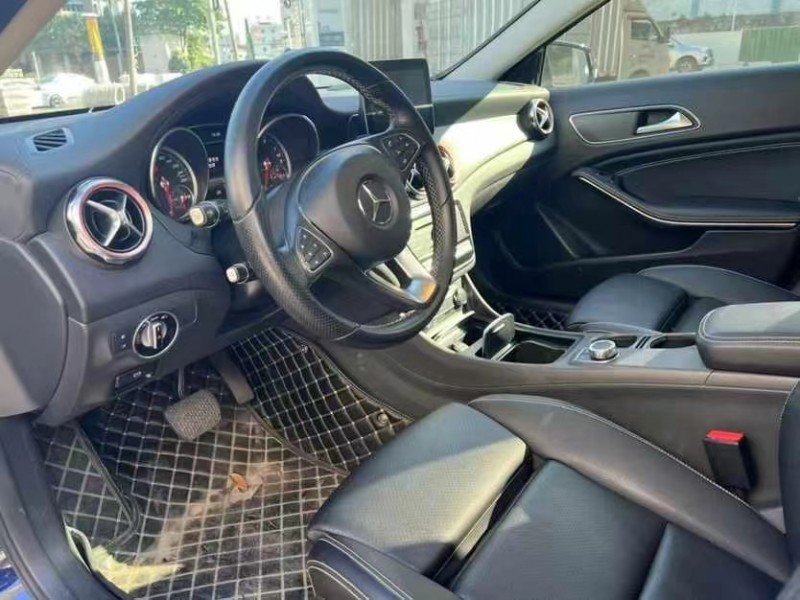 广州17年奔驰GLA8