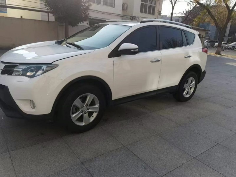 保定14年丰田RAV42