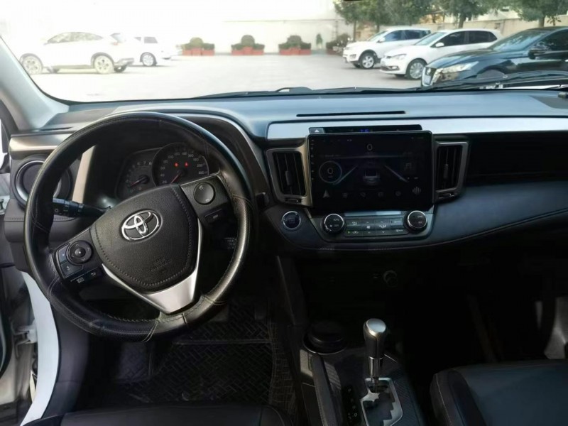 保定14年丰田RAV47