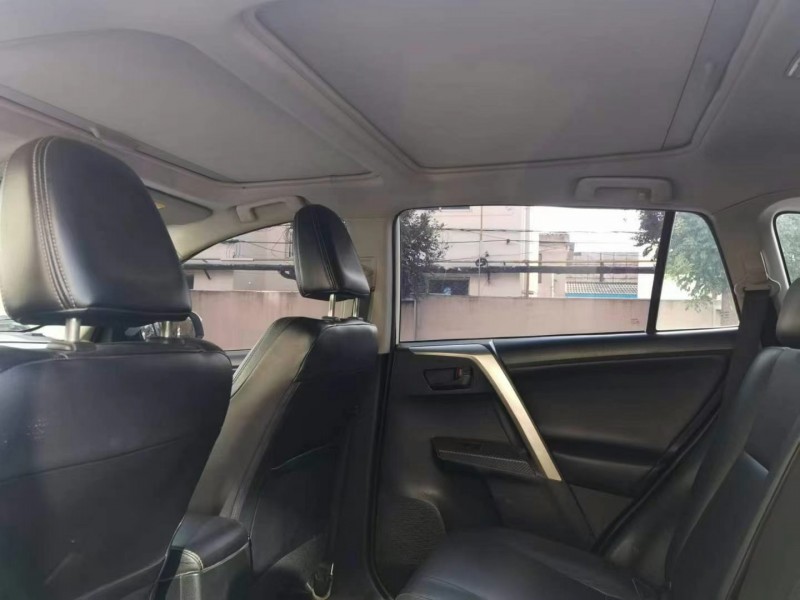 保定14年丰田RAV48