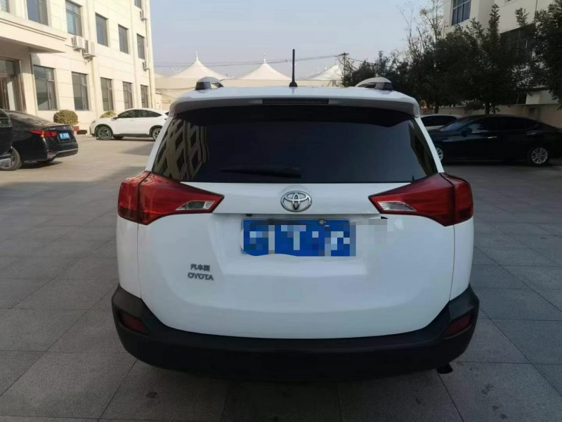 保定14年丰田RAV49