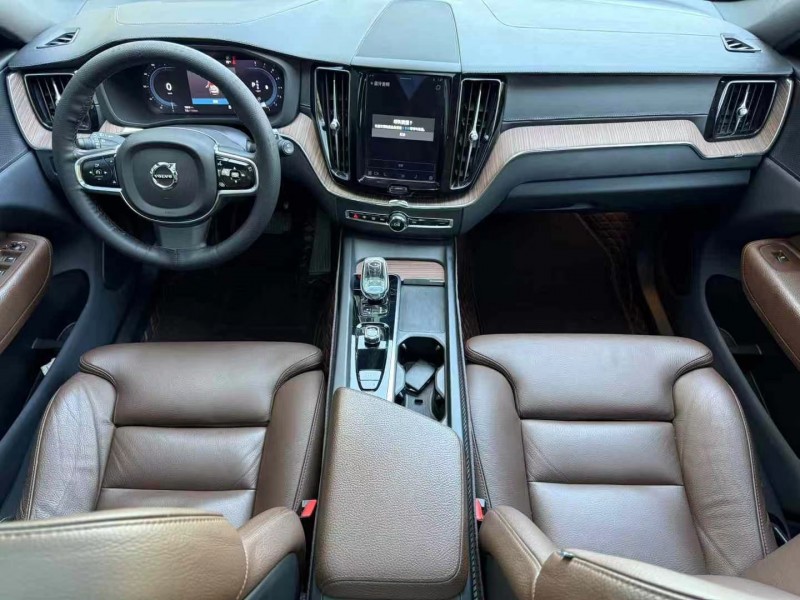 济宁22年沃尔沃XC604