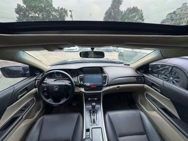 广州16年本田雅阁8