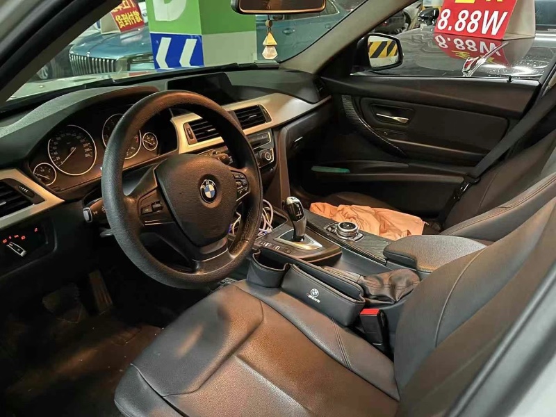 成都16年宝马3系4