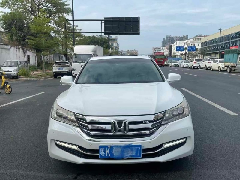 广州14年本田雅阁1