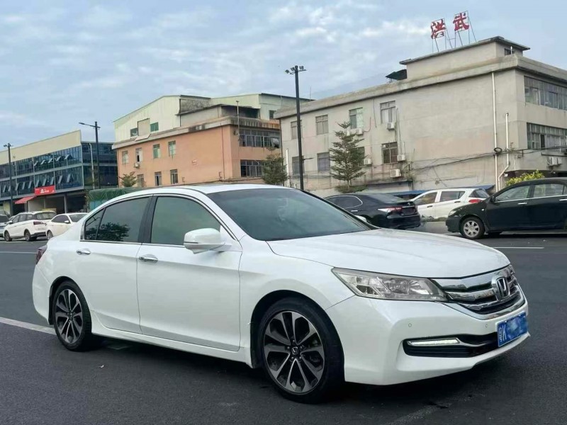 广州14年本田雅阁2