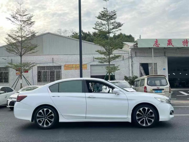 广州14年本田雅阁6