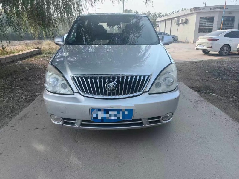 保定13年别克GL81