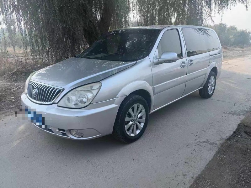 保定13年别克GL82