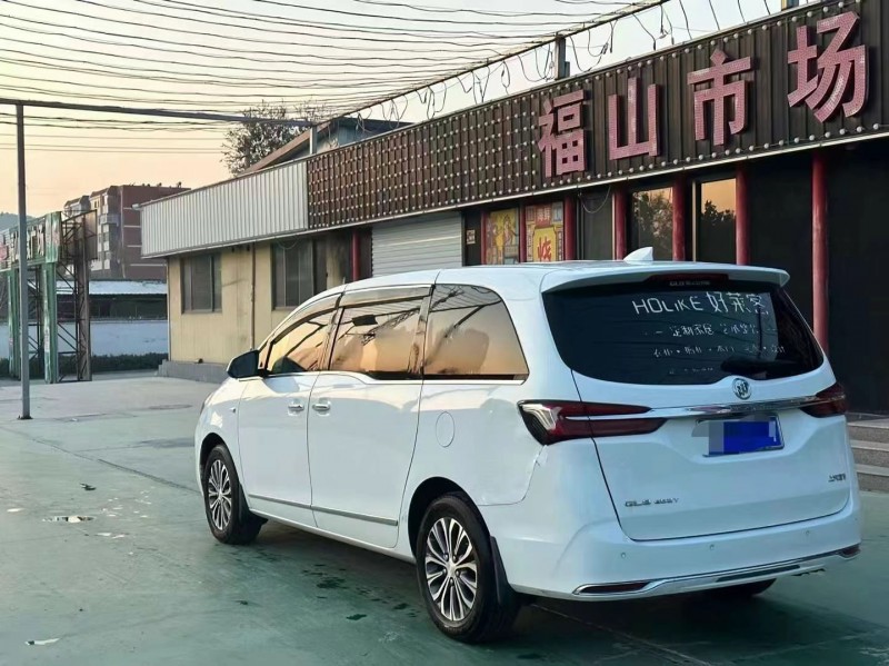 济宁21年别克GL86