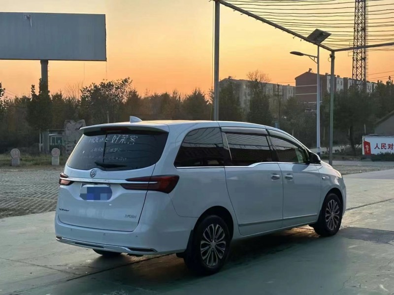 济宁21年别克GL89