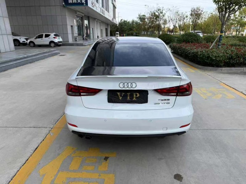 济宁17年奥迪A39