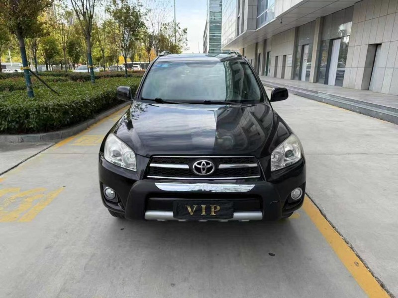 济宁11年丰田RAV41