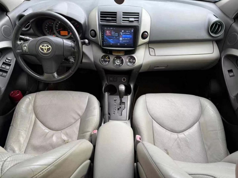 济宁11年丰田RAV45