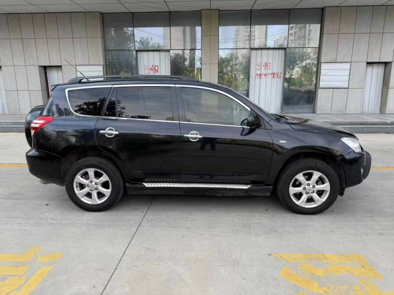 济宁11年丰田RAV47