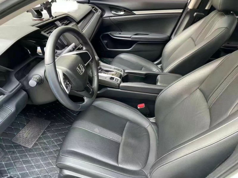 益阳19年本田思域8