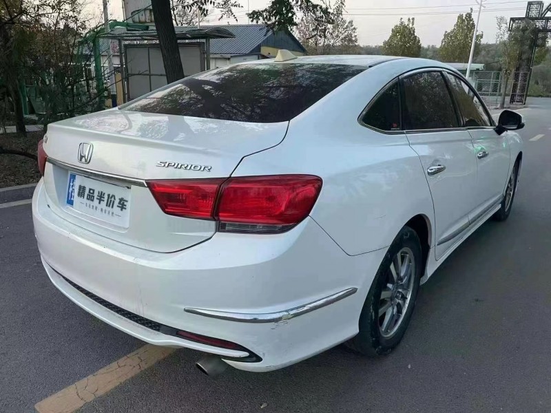 济宁18年本田思铂睿5