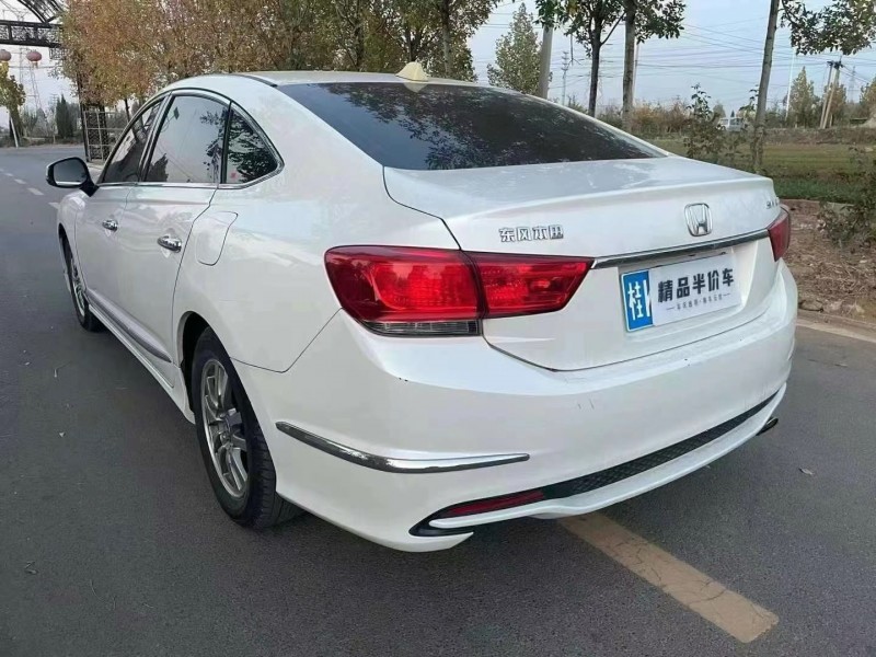济宁18年本田思铂睿6