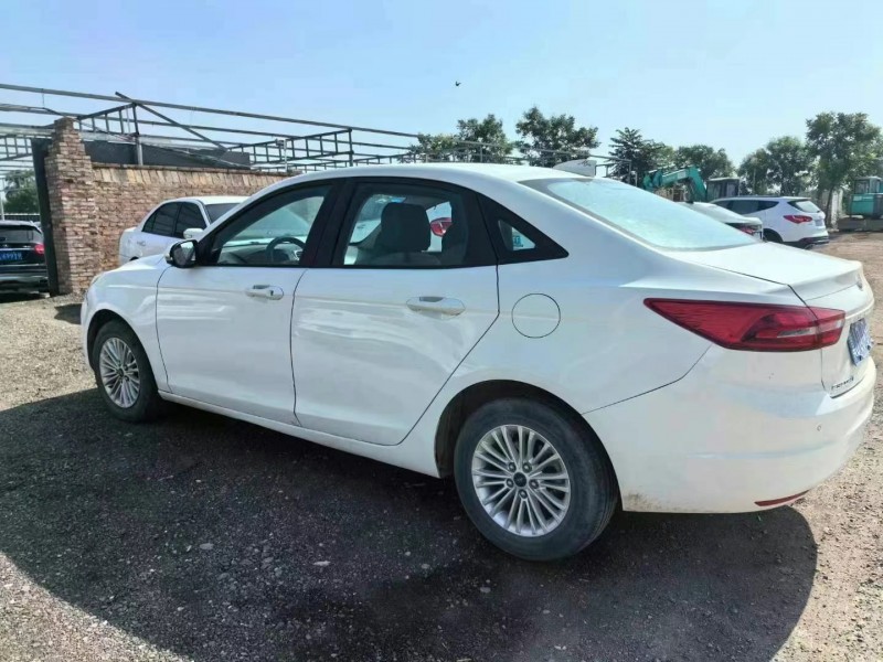 保定18年福特福睿斯4