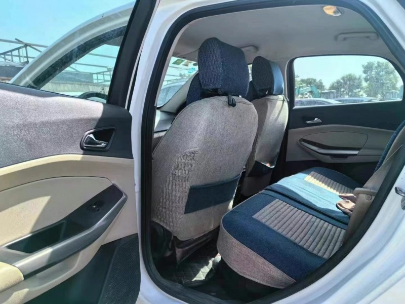 保定18年福特福睿斯6