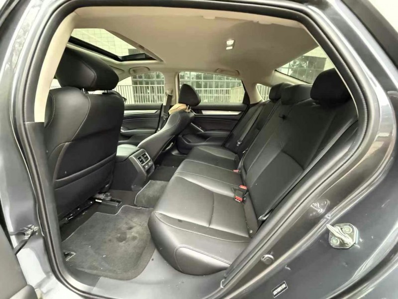 佛山22年本田雅阁5