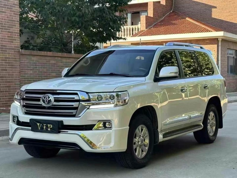 保定19年丰田兰德酷路泽2