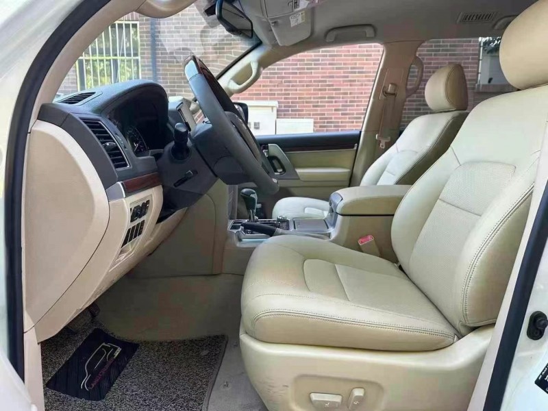 保定19年丰田兰德酷路泽3