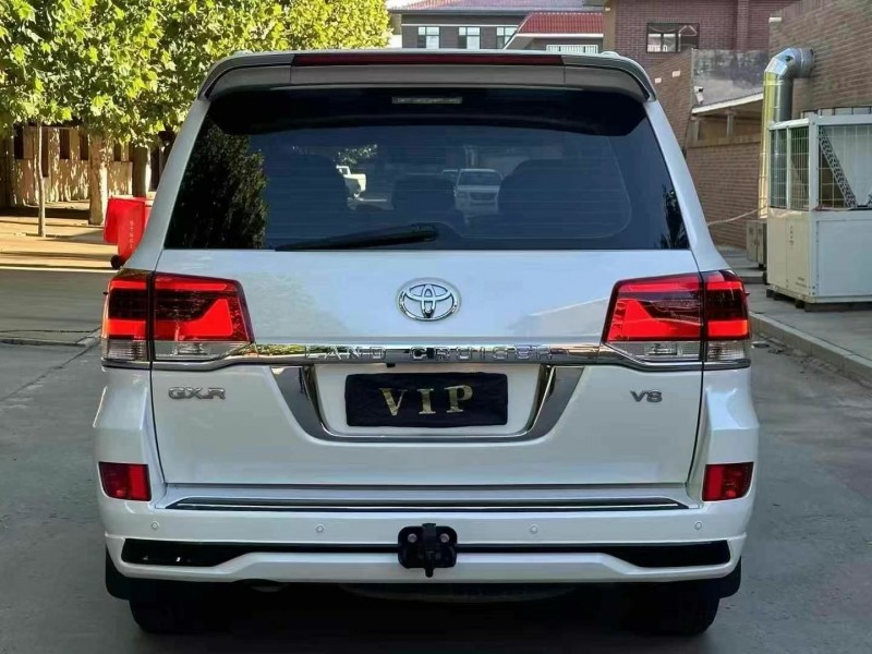 保定19年丰田兰德酷路泽8