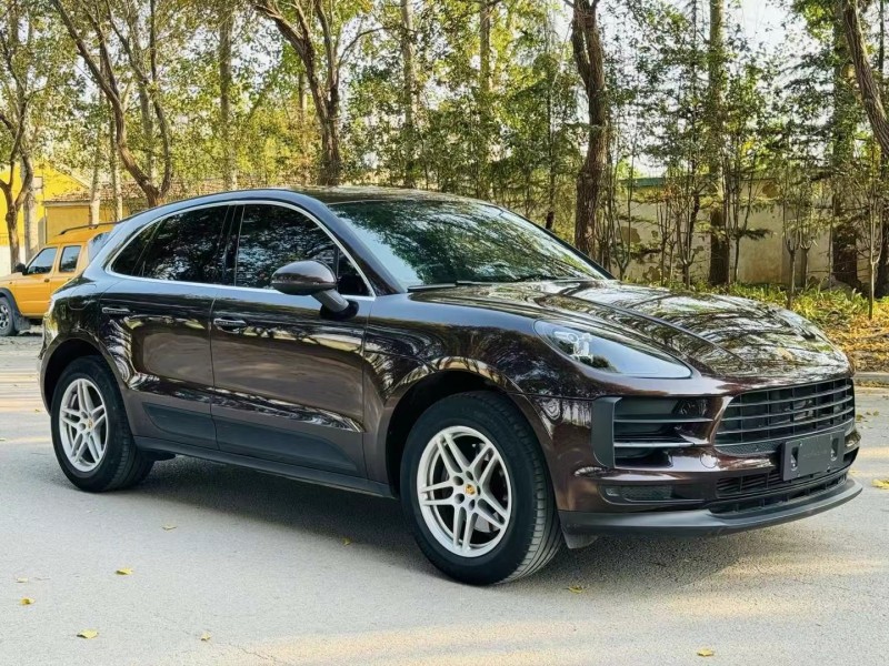 济宁19年保时捷Macan2