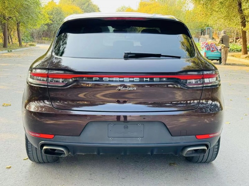 济宁19年保时捷Macan9
