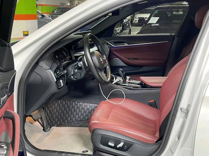 成都22年宝马5系4