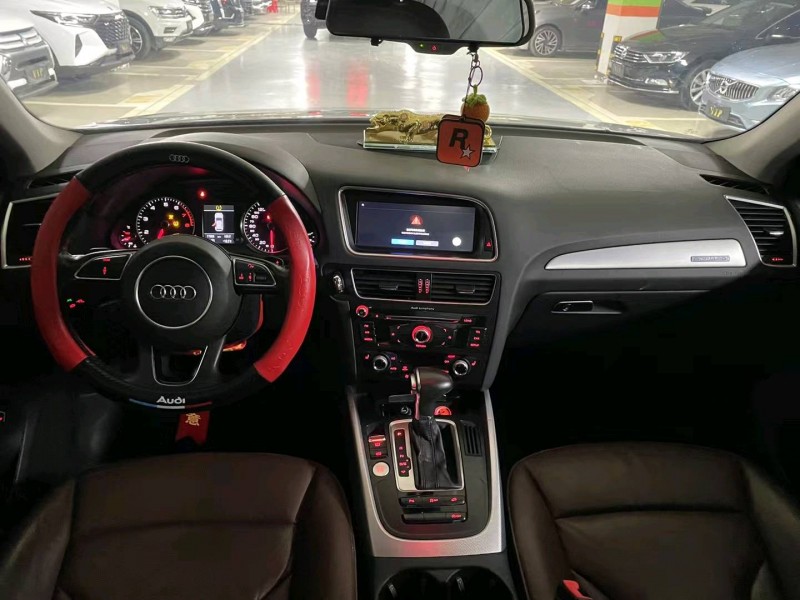 成都17年奥迪Q55