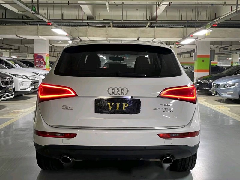 成都17年奥迪Q58