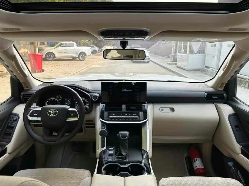 保定24年丰田兰德酷路泽5