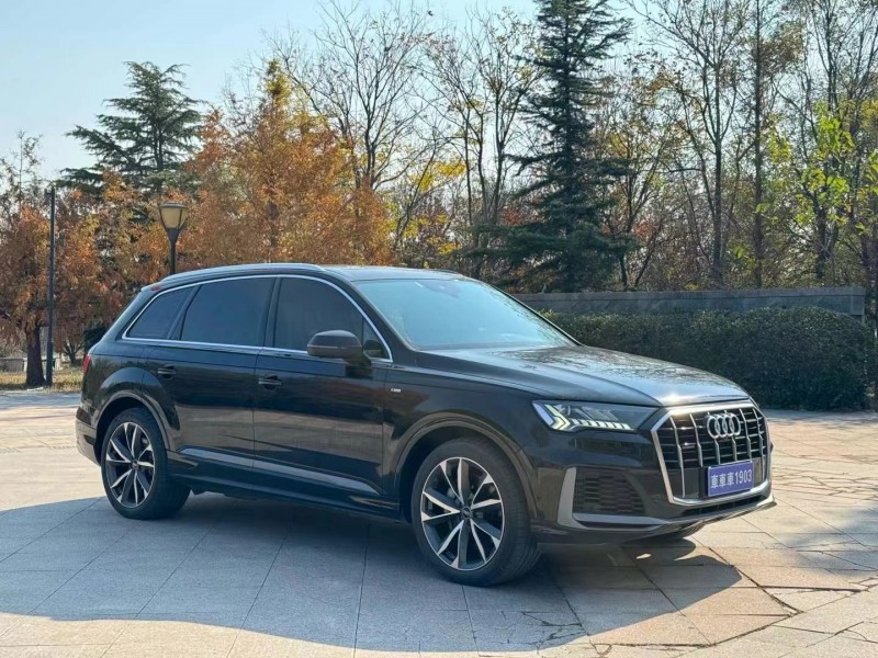 青岛22年奥迪Q72