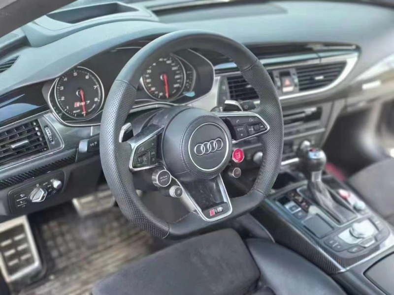 广州17年奥迪RS75