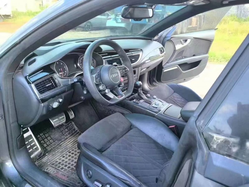 广州17年奥迪RS76