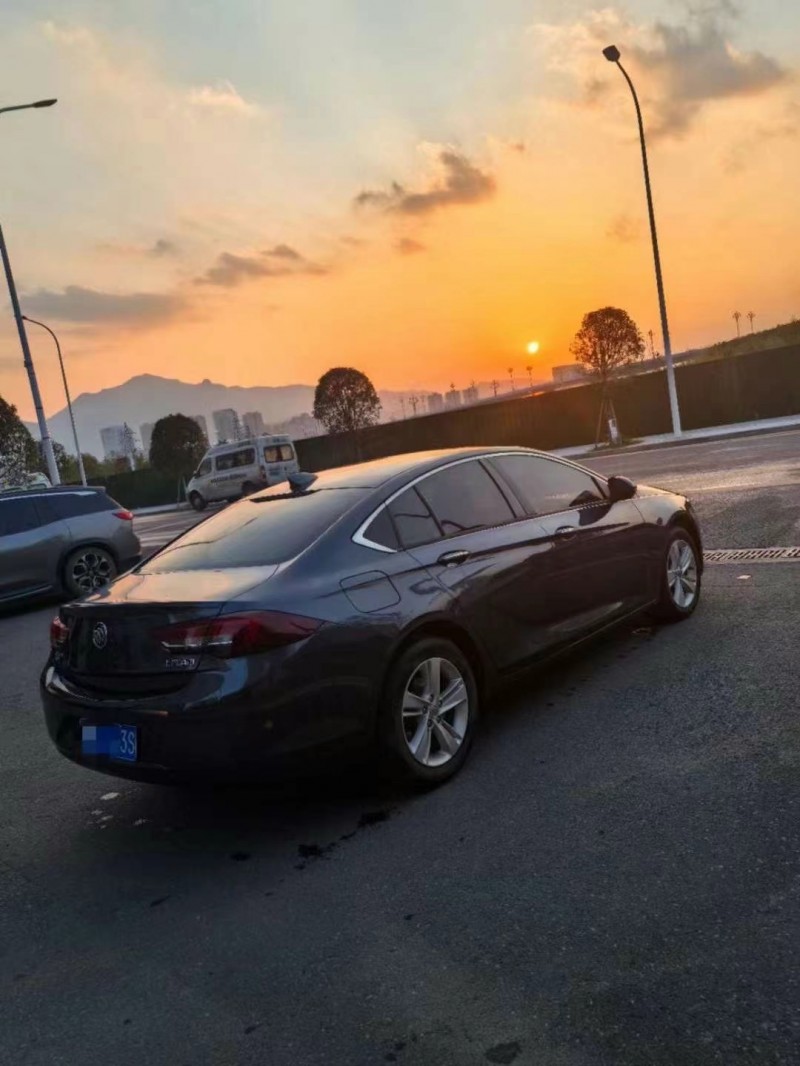 菏泽20年别克君威9